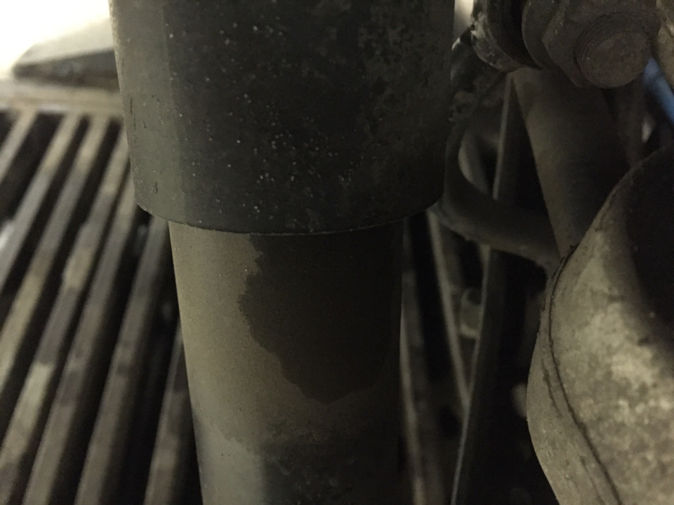 Потеет амортизатор (поеду по гарантии) — Nissan X-Trail III (t32), 2,5 ...