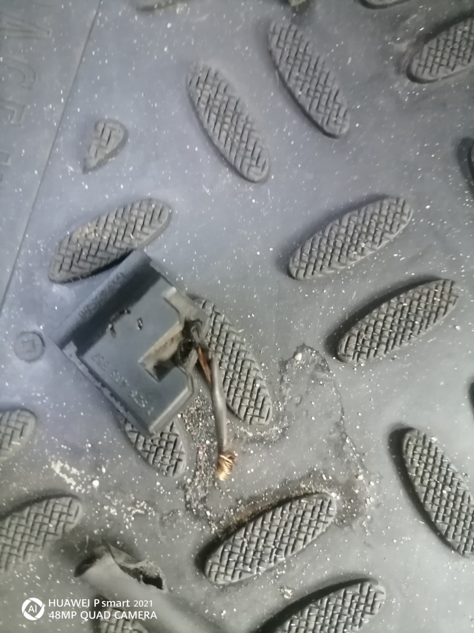 # 9. Замена электромагнитного клапана отсечки топлива — Renault Espace ...