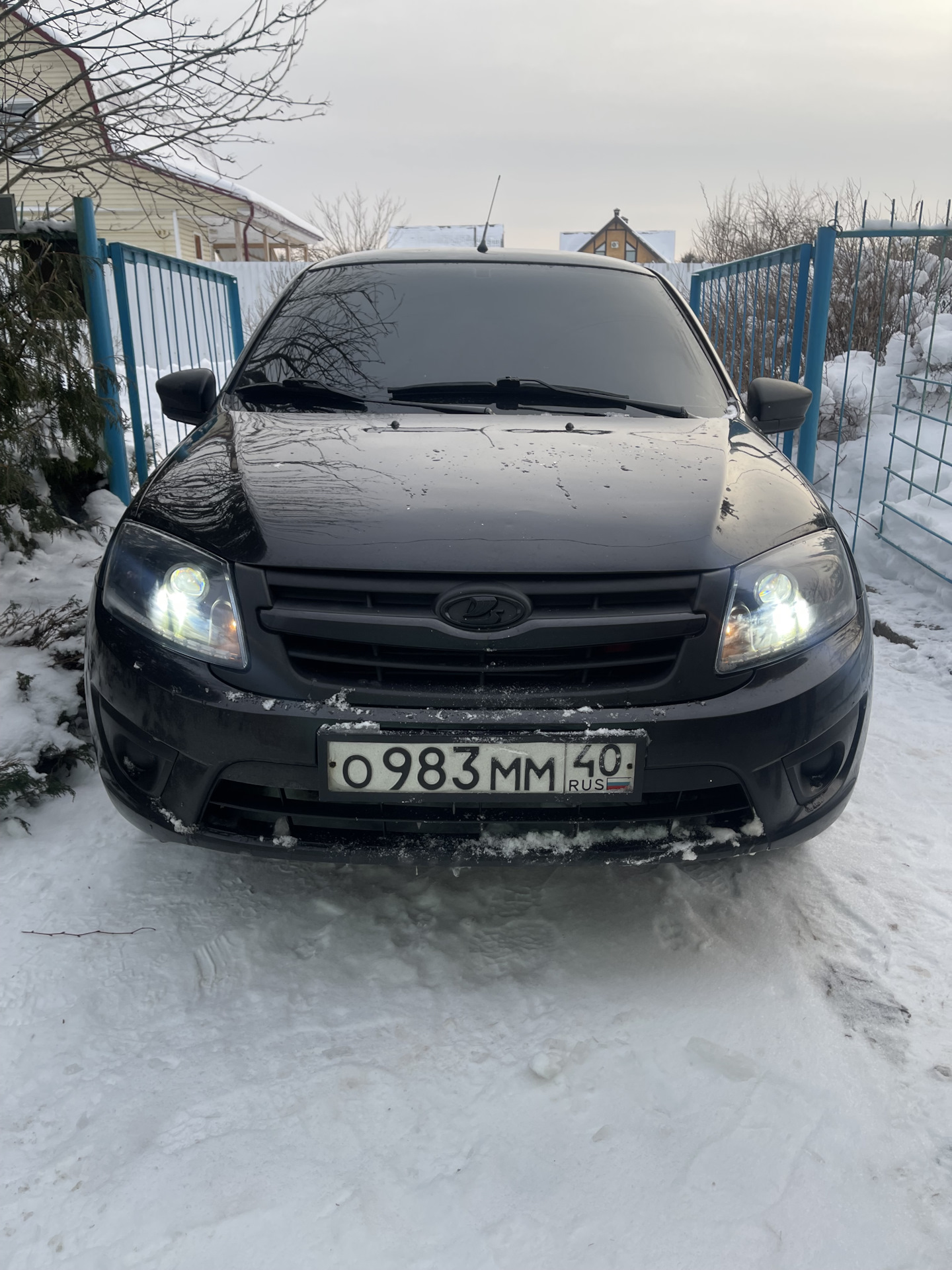 Фары с биксенон линзами — Lada Гранта лифтбек, 1,6 л, 2018 года ...