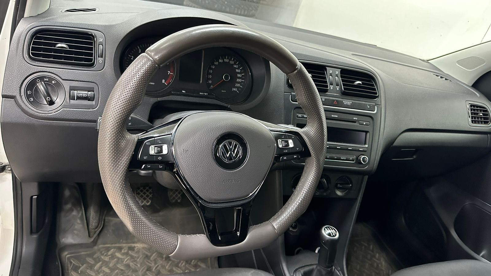 Руль в Polo от Touareg 2019 — Volkswagen Polo Mk5, 1,2 л, 2010 года |  тюнинг | DRIVE2