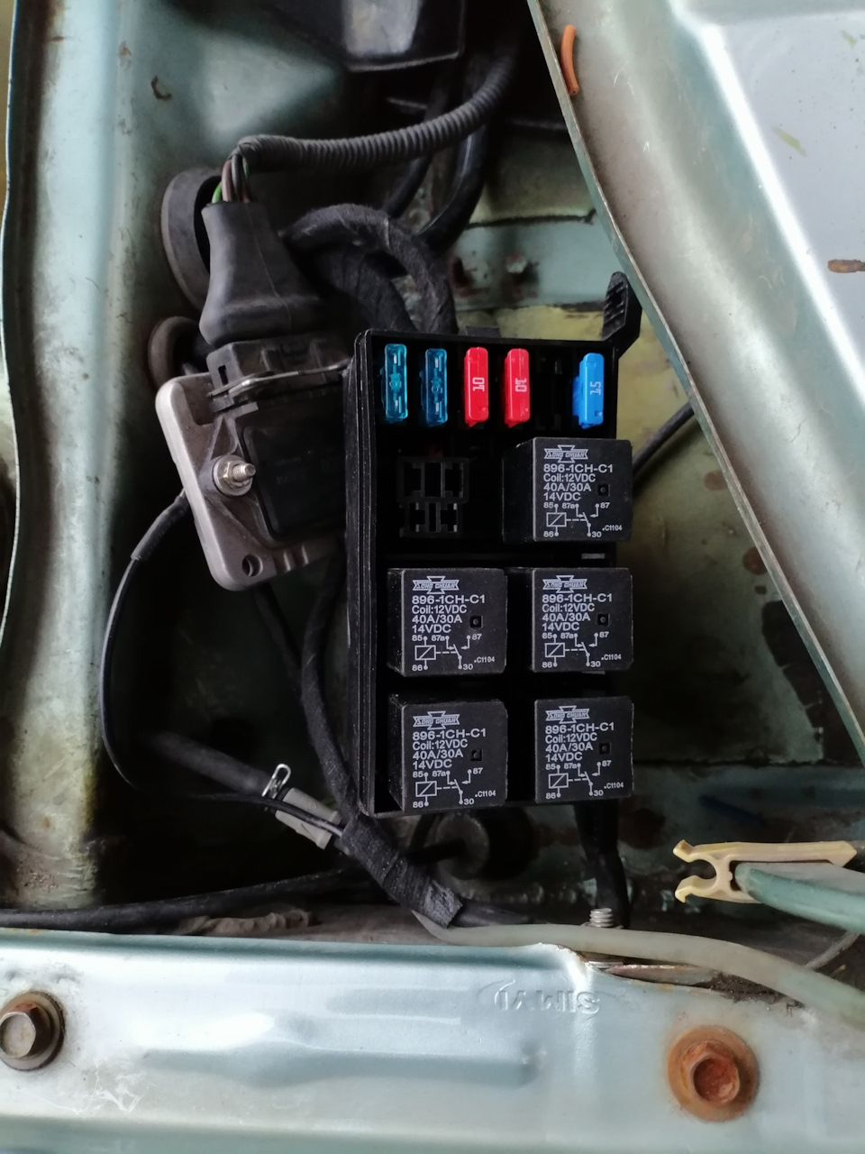 Реле на омыватель и фары — Volkswagen Golf Mk2, 1,8 л, 1990 года ...