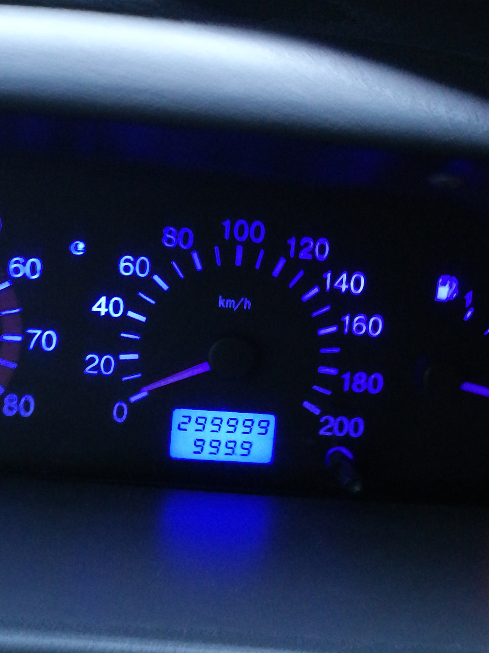 Отлетела термозащита над глушителем — Nissan Almera II (N16), 1,8 л ...