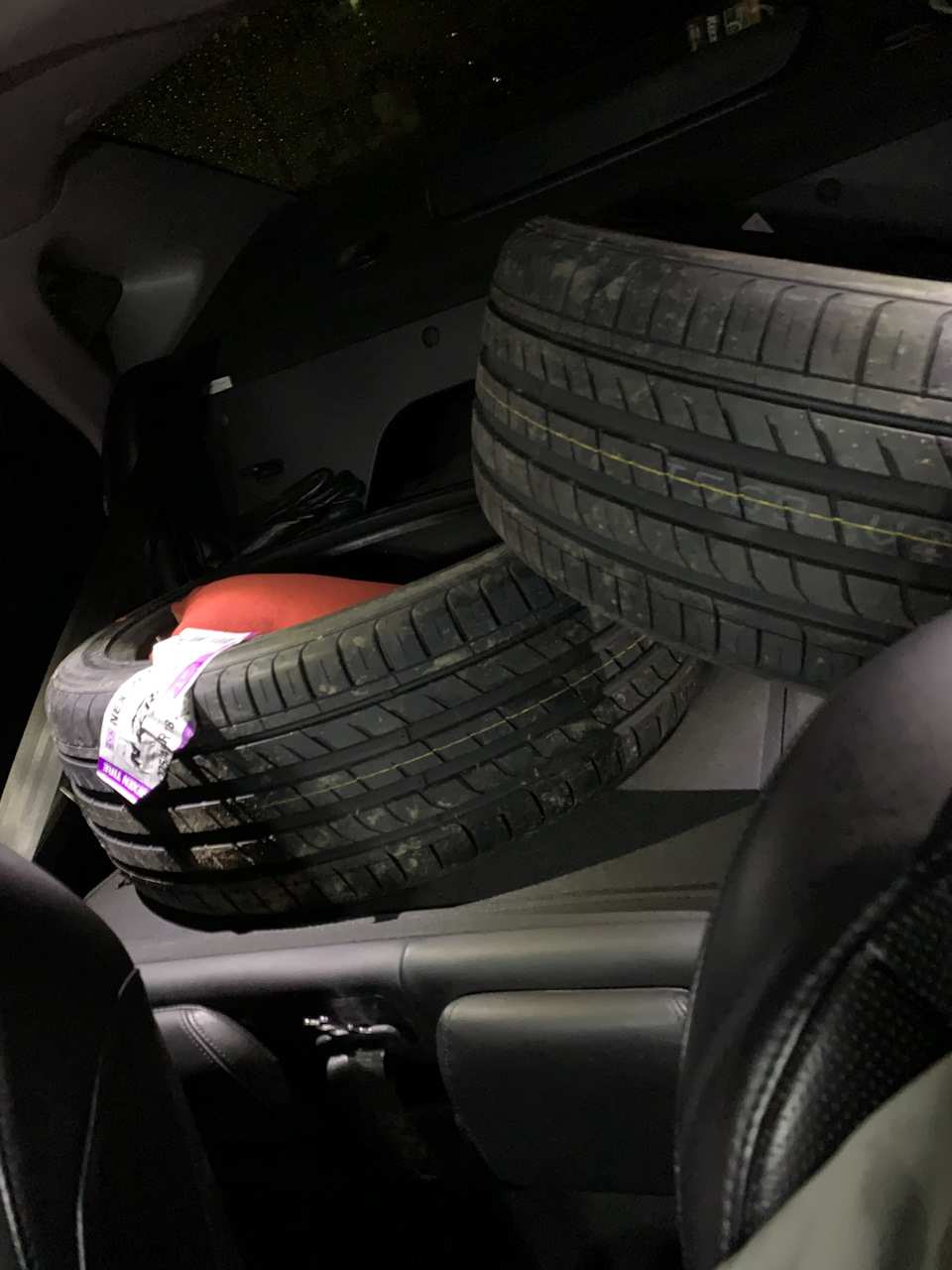 Резина. Ночной шиномонтаж. — Hyundai i40, 2 л., 2014 года | шины | DRIVE2