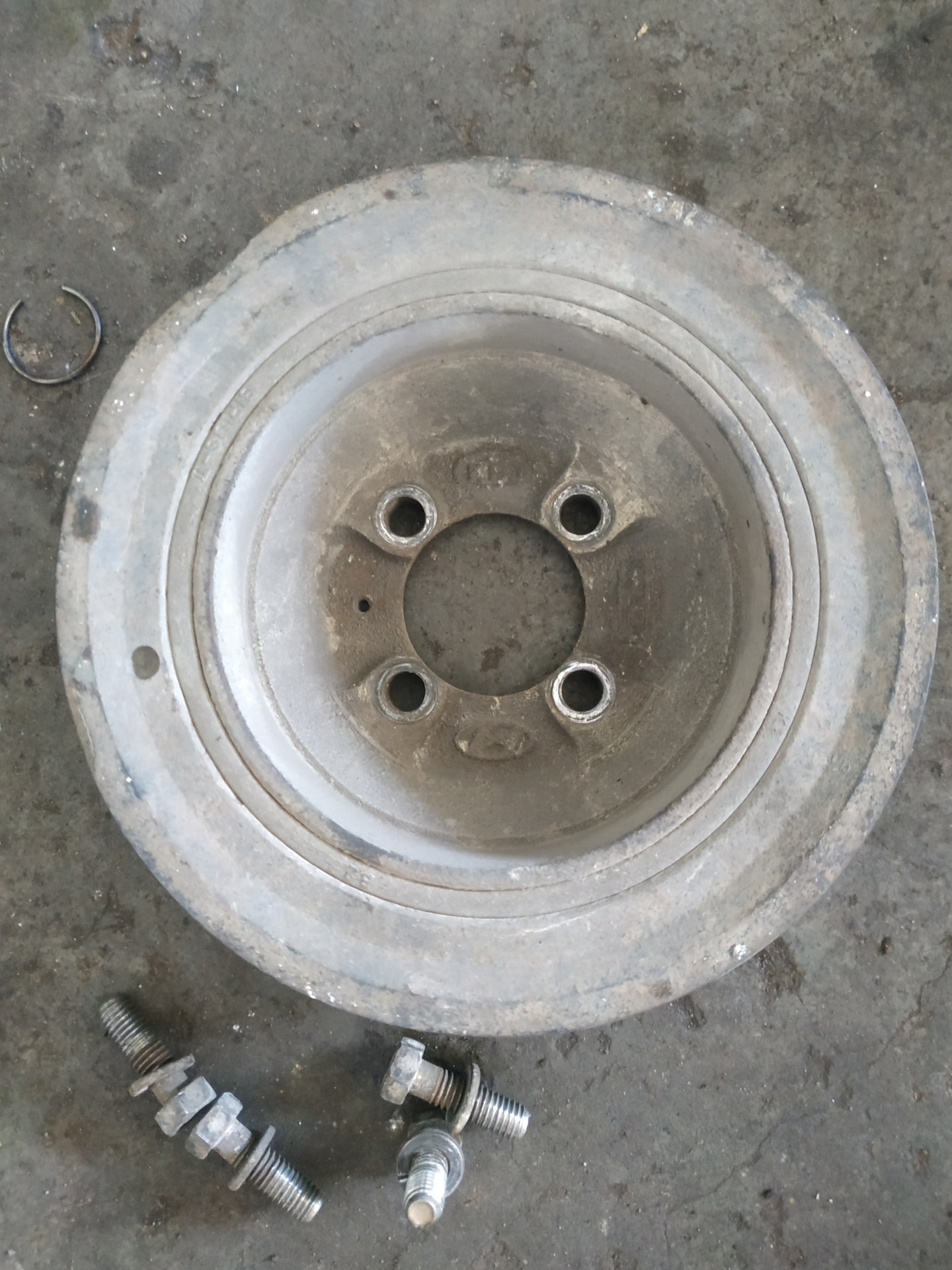 Шкив коленчатого вала — Hyundai Sonata IV (EF), 2,1 л, 2005 года ...