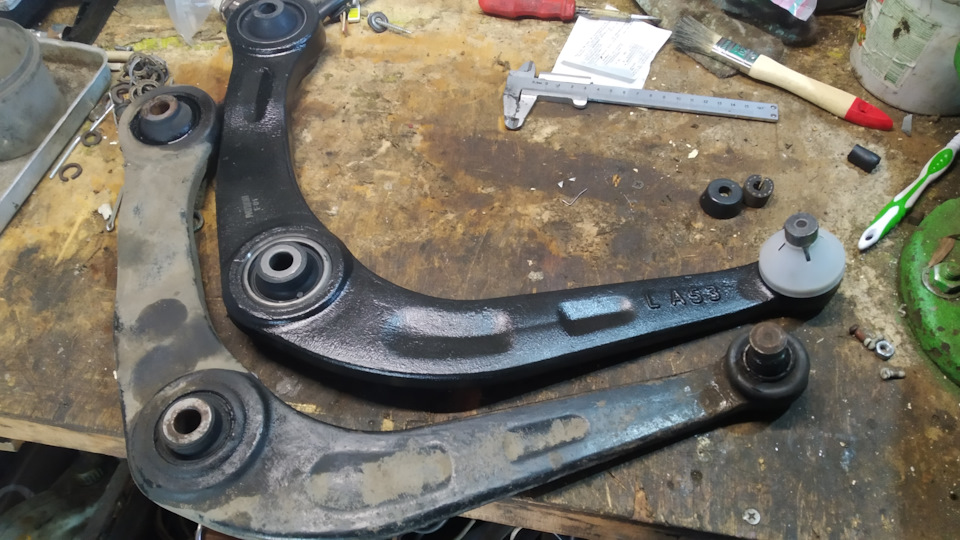 Замена рычага передней подвески. — Peugeot 206, 1,6 л, 2003 года ...