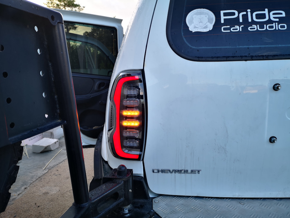 Против Niva Chevrolet и Niva Travel выступают три более крутых внедорожника