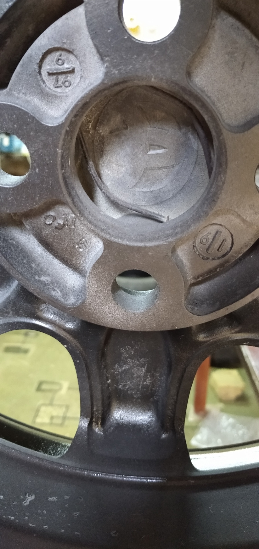 Диски, как вынуть центральную заглушку? — Toyota Corolla (110), 1,6 л ...