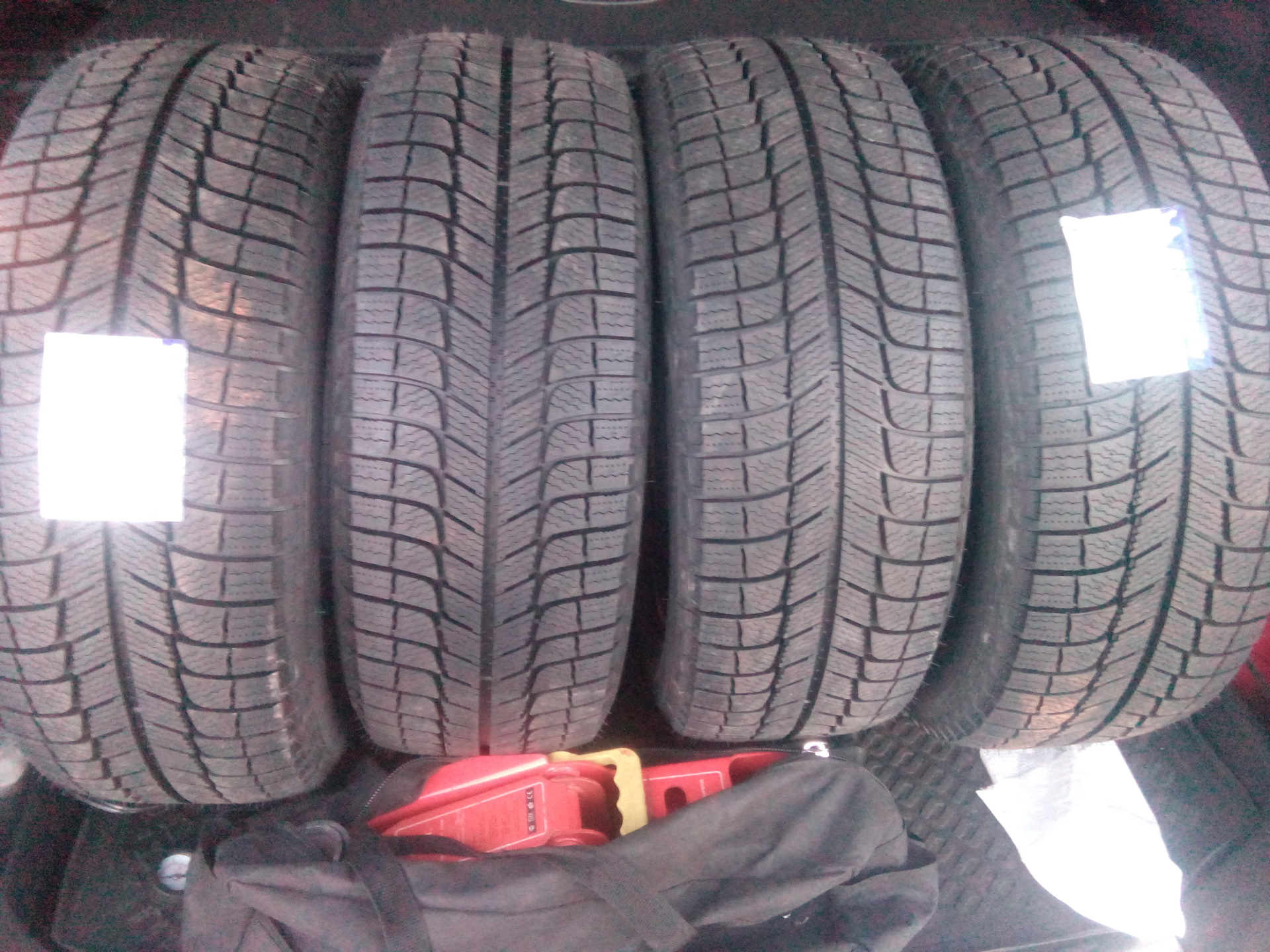 Зимняя шина michelin x ice snow. Michelin x-Ice Snow отзывы. Michelin x-Ice 3 отзывы. Мишлен Икс айс Сноу отзывы. Michelin x-Ice Snow отзывы владельцев.