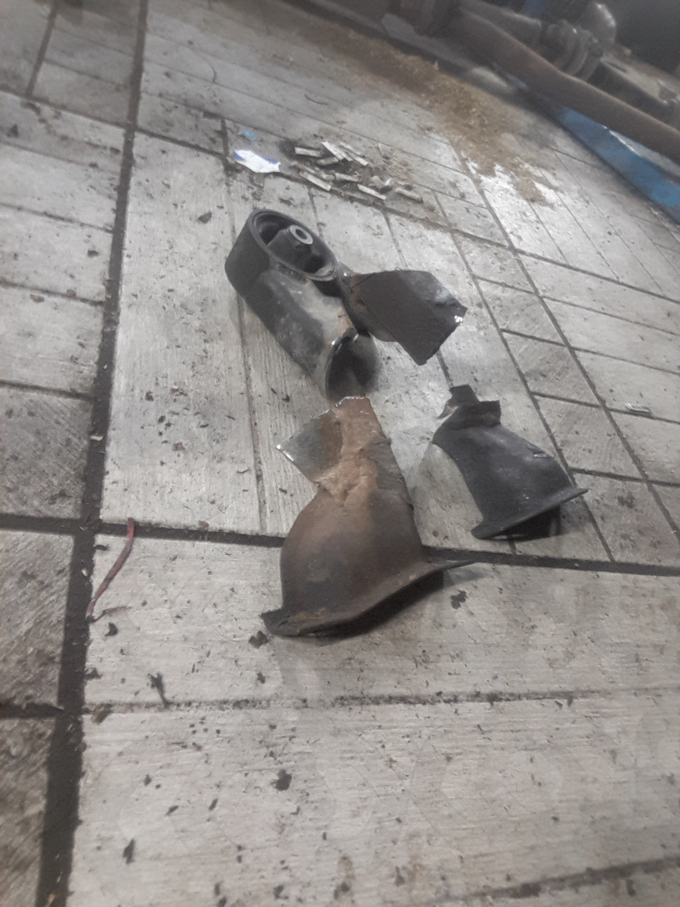 Отрезано и сварено со смещением вперед — Mitsubishi Lancer IX