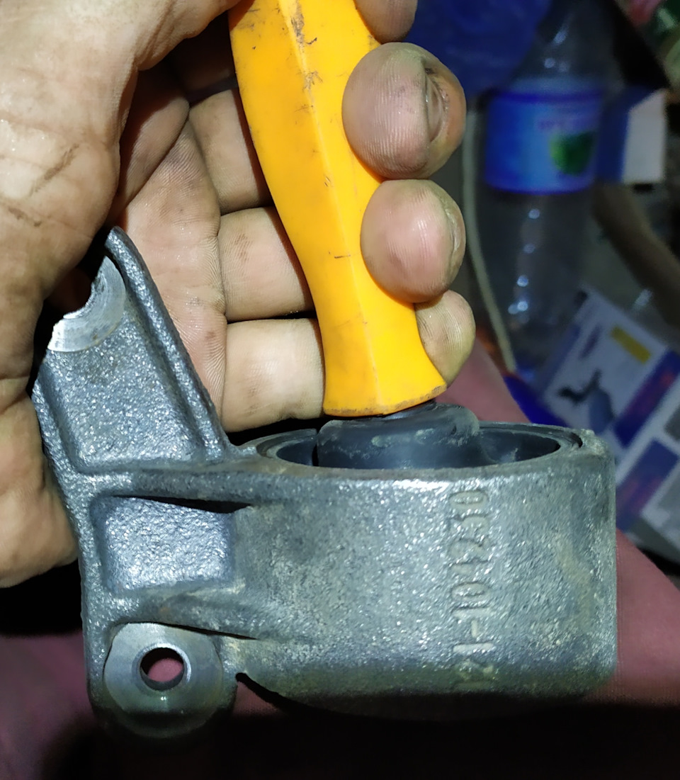 Отличие подушек КПП нивы 5ст разных производителей. — Lada 4x4 3D, 1,7 ...