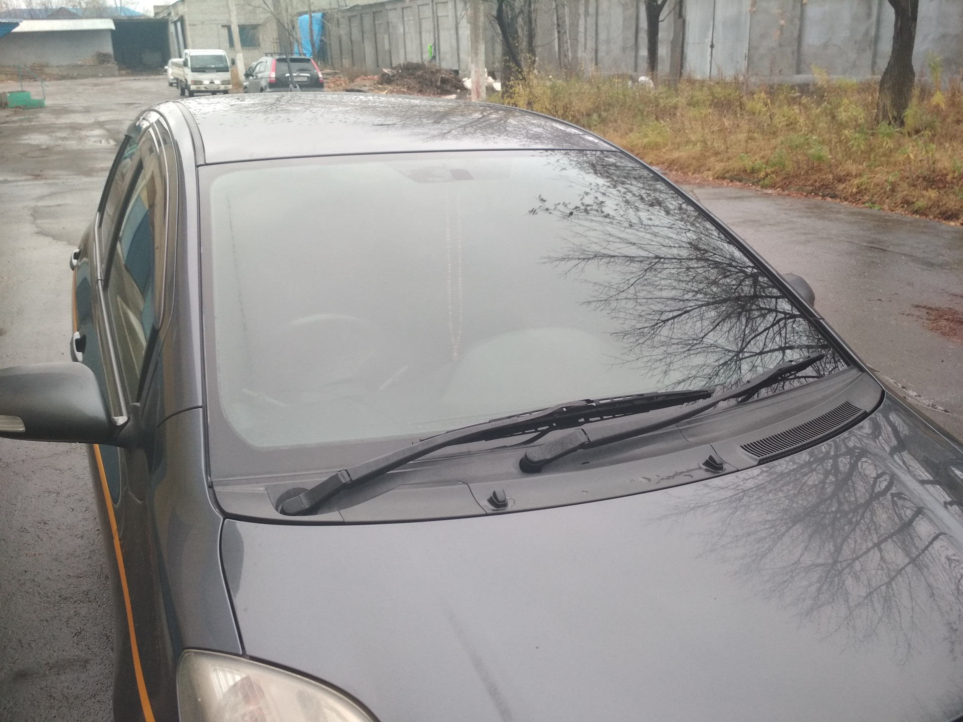 Тонировка лобового Ultra vision crystal light 85 — Toyota Vitz (90), 1 ...