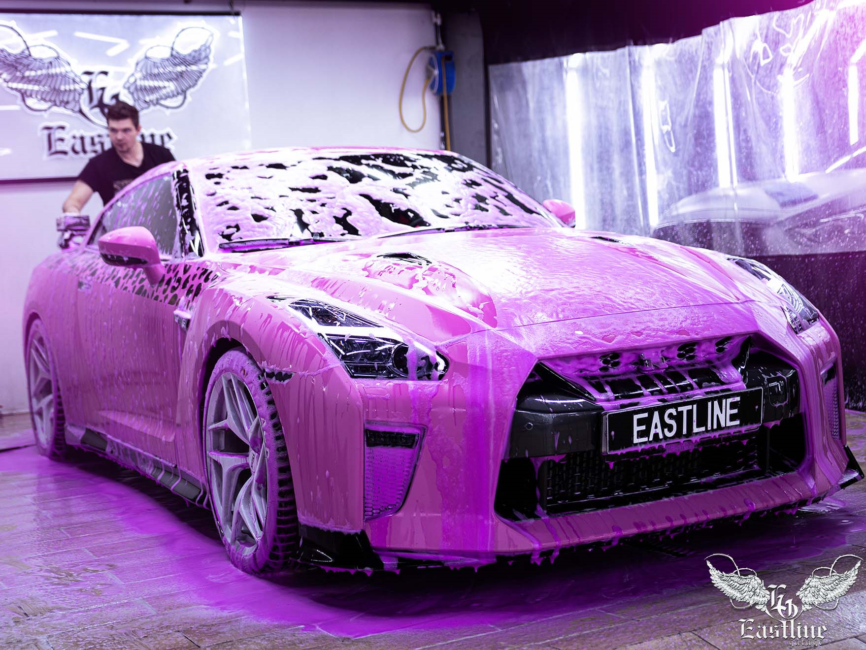 Nissan GTR Pink