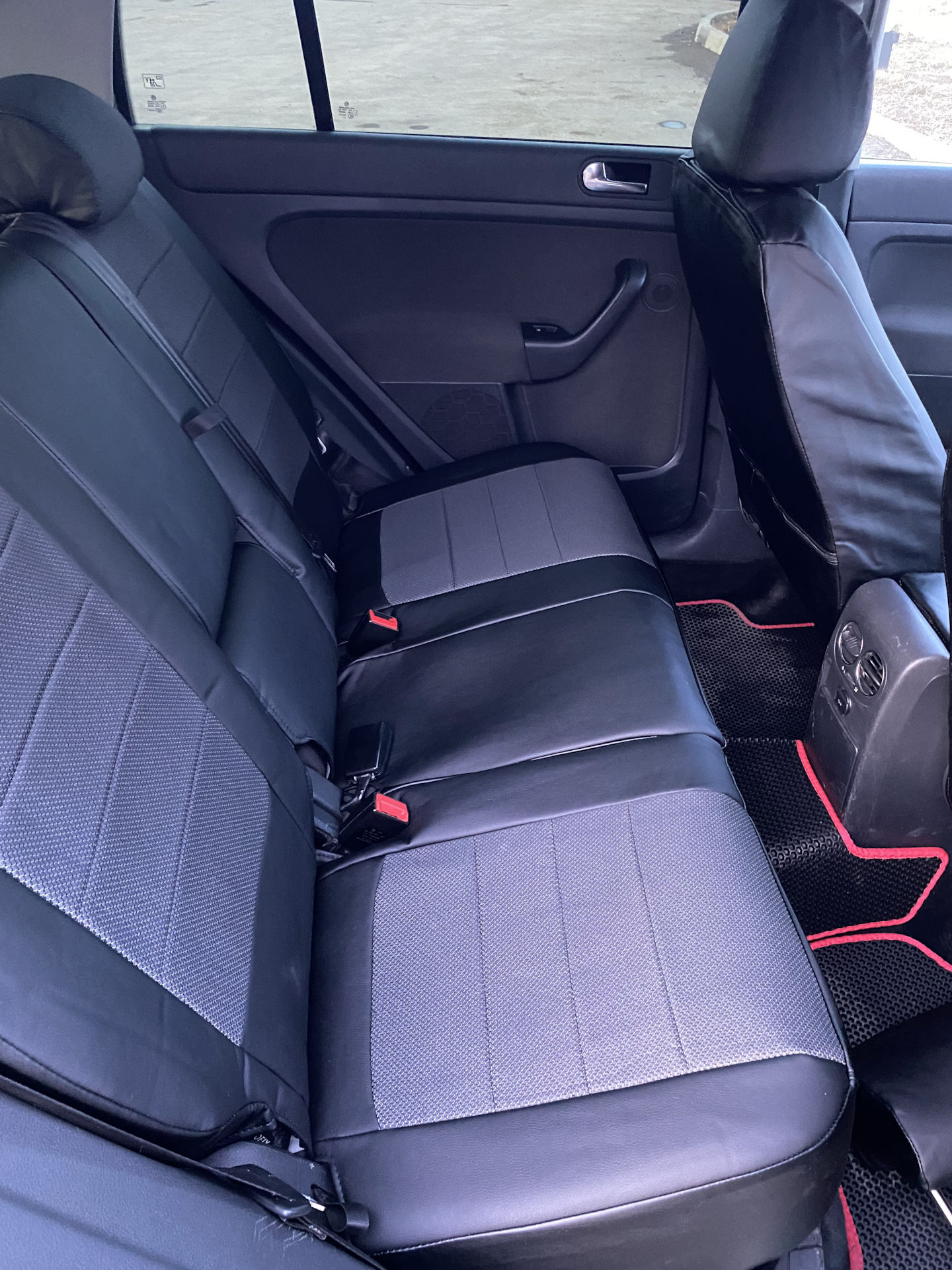 Купил чехлы на озоне — Volkswagen Golf Plus, 1,6 л, 2009 года ...