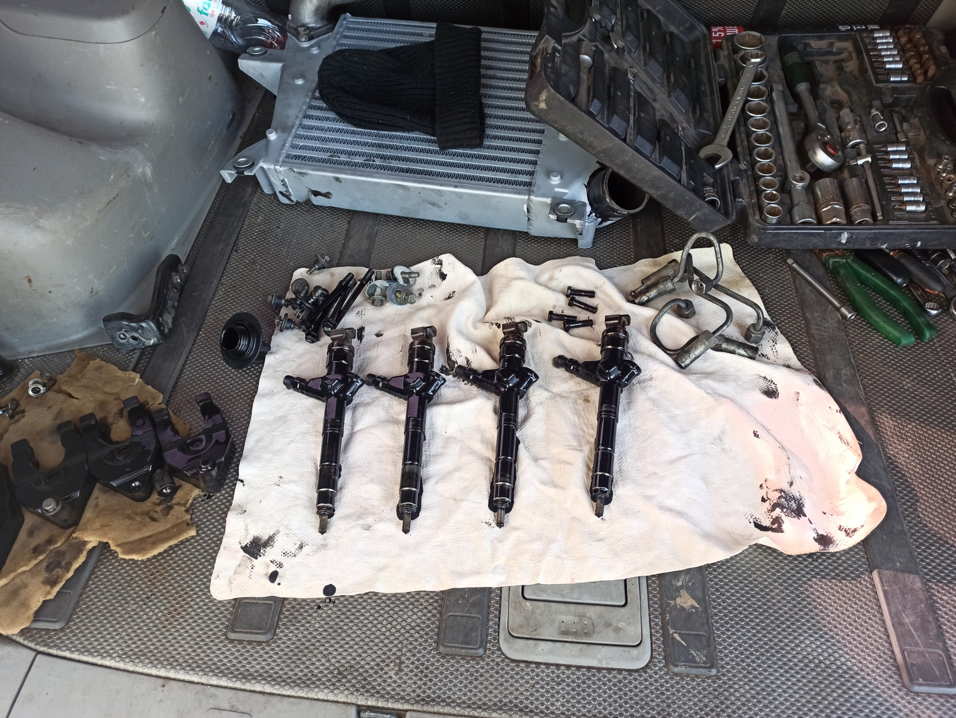 Замена редукционного клапана, проверка форсунок. Боремся с плавающими ...