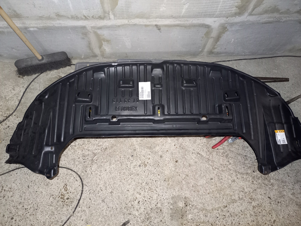 Замена основы крепления бампера — Citroen C4 (2G), 1,6 л, 2012 года ...