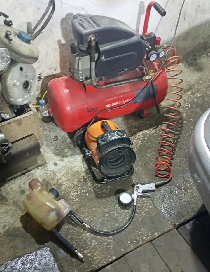 Самодельный стенд для проверки крышки расширительного бачка ВАЗ 2110,12 ...