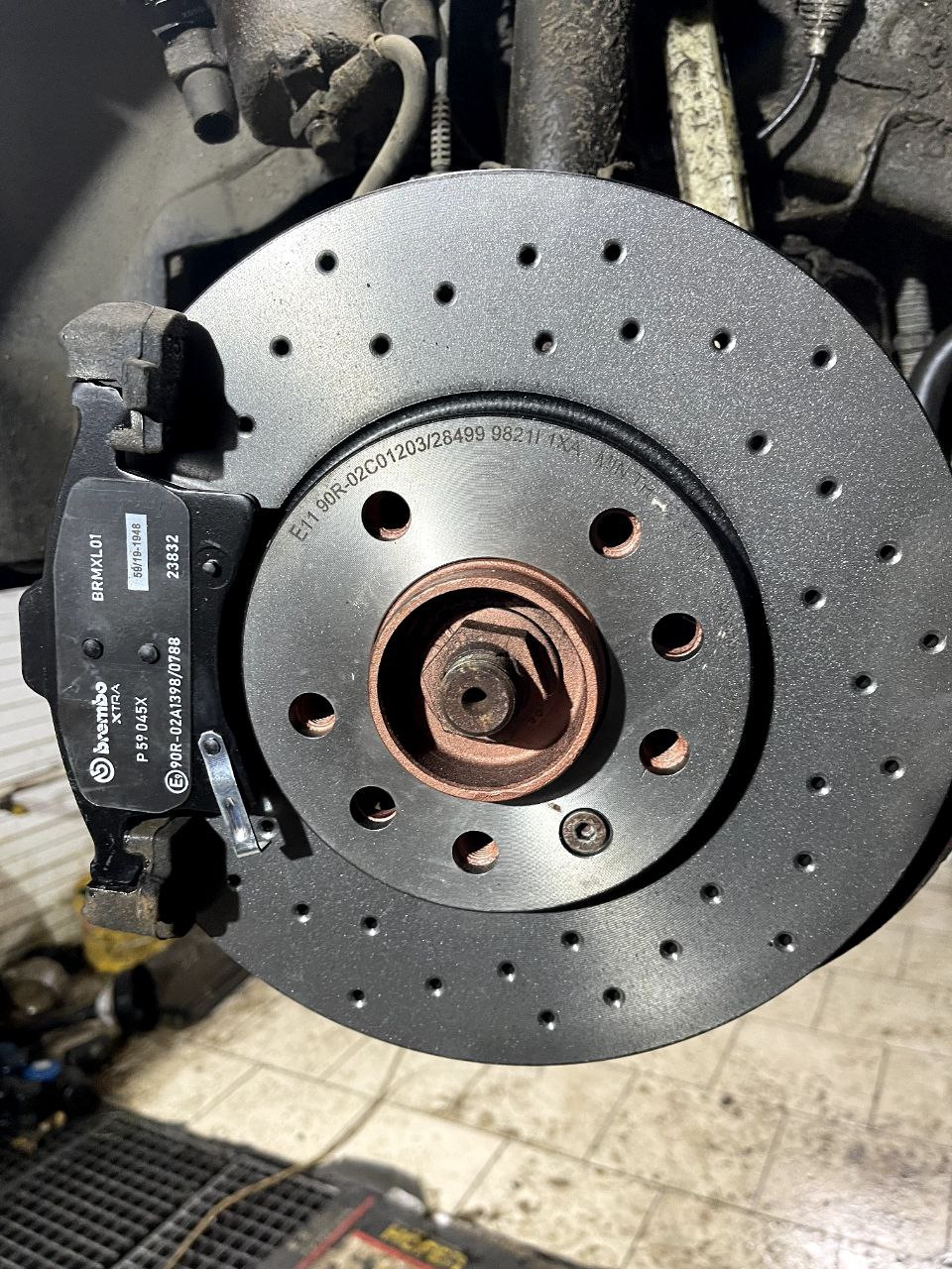 Замена колодок и катализатора. За год убил BREMBO — Opel Astra H, 1,8 л,  2011 года | своими руками | DRIVE2