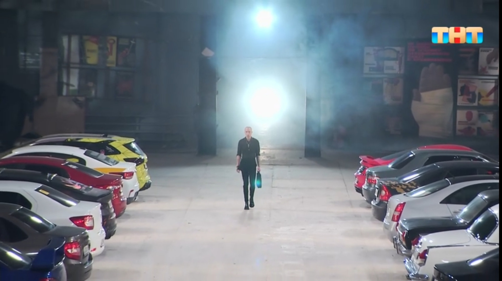 дороги с машинами. иванов совершил угон автомобиля. 3 минуты на автомобиле. 3 минуты на автомобиле. машина игоря.