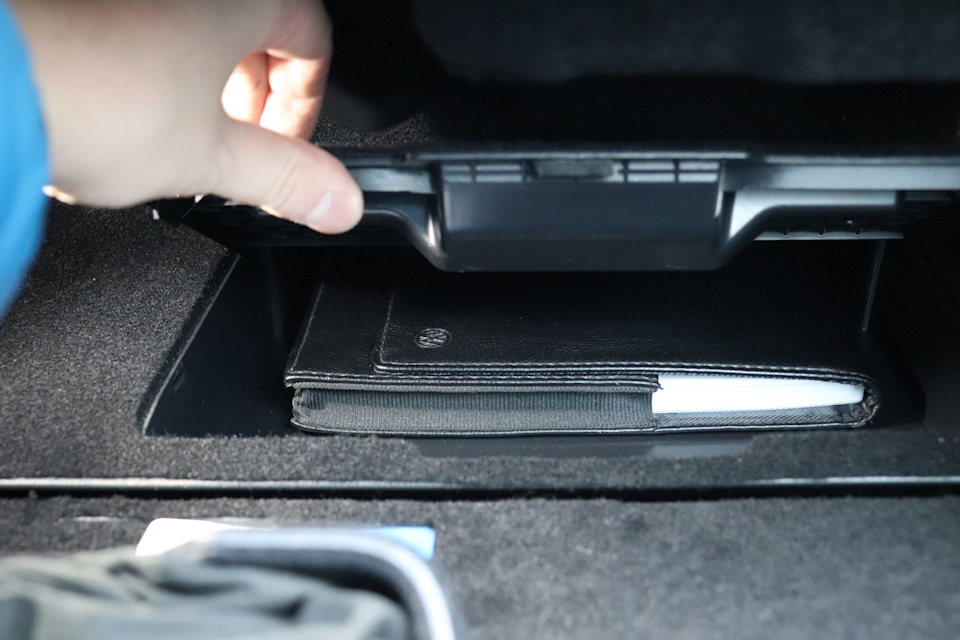Как разобрать бардачок фольксваген поло Карпет в бардачок - Volkswagen Polo Sedan, 1,6 л, 2015 года стайлинг DRIVE2