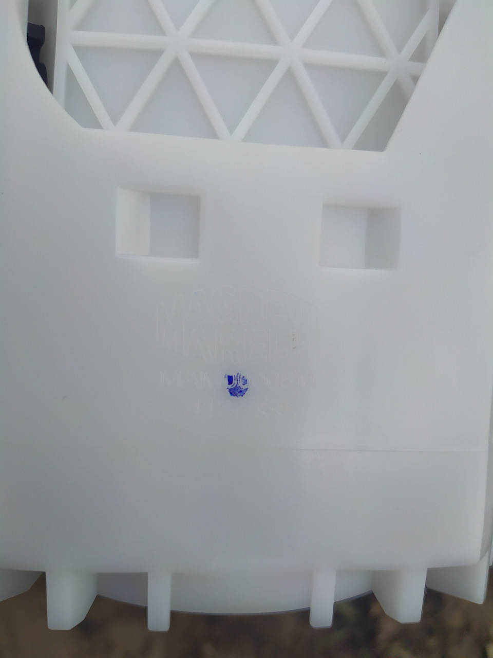 Есть на корпусе, но плохо видно( — Volkswagen Passat Variant (B4)