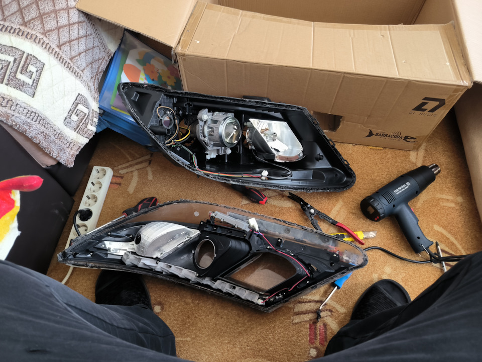 Стекло фары 1118 bosch. Как открыть фару. Как открыть фару. Крепление фар черри тиго 8. Лампа ближнего света шевроле лачетти.