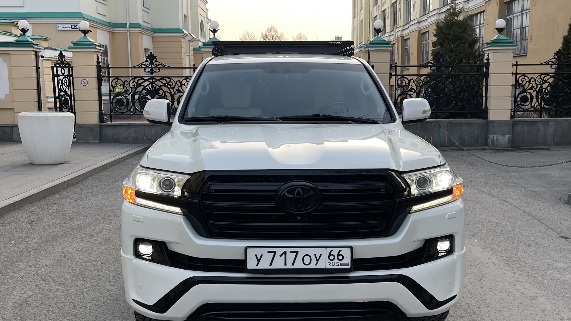 Toyota Land Cruiser 200 4.5 дизельный 2018 | Снежный БАРС на DRIVE2