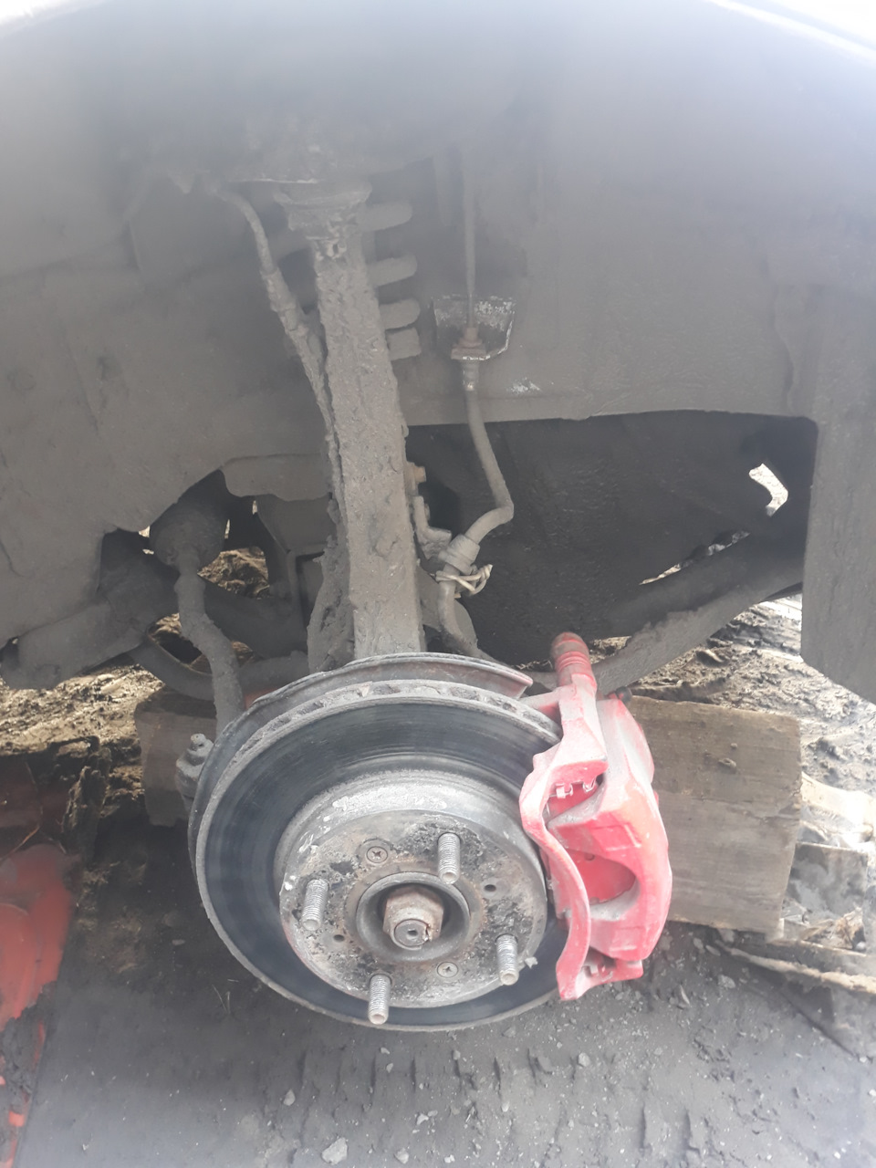 Замена передних тормозных дисков колодок и шлангов а также полная ...