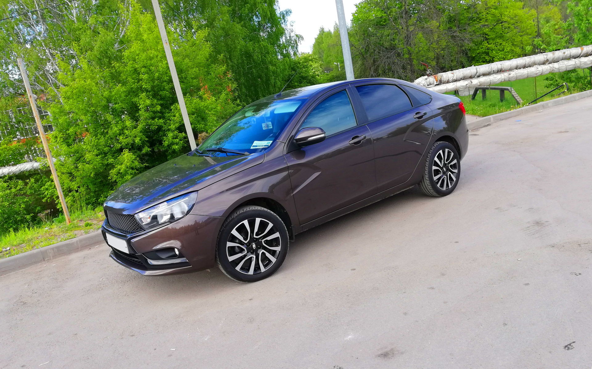 Новая решетка Luxe и видеорегистратор лада веста. — Lada Vesta (1G), 1 ...
