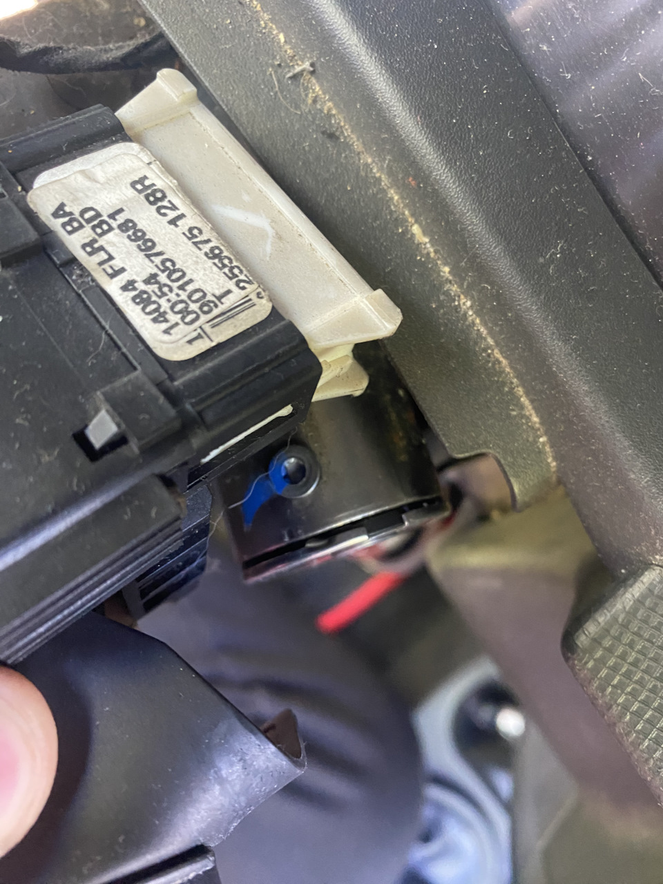 Фото в бортжурнале Lada Ларгус. Запчасти на фото: 9010576681, 255675128R