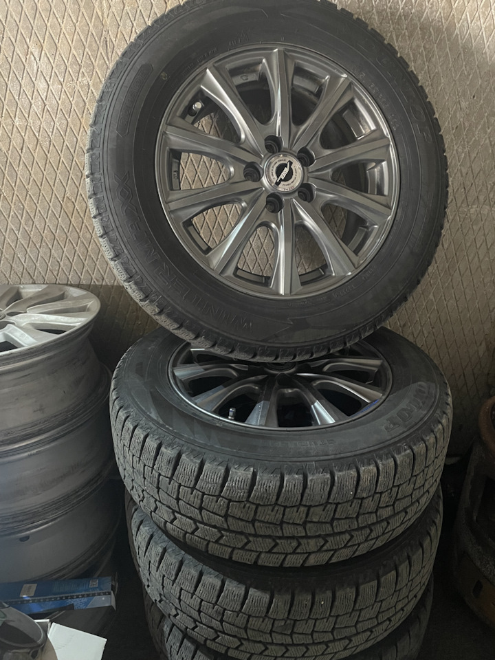 Шины всесезонные Bridgestone 195/65 R15, литые диски Япония 6Jx15 ET45 ...