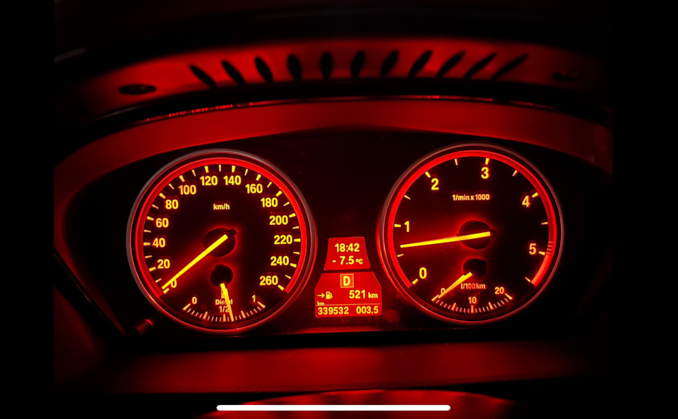 Photo from the logbook BMW X5 (E70). Found on photo: 339532