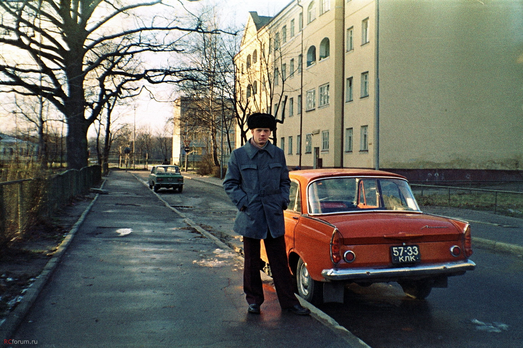 Фото к песне москвичи