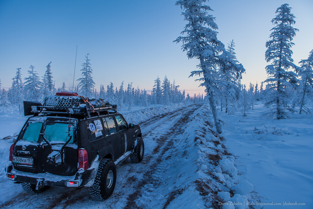 Arctic road. Автозимник Арктика. Зимник дорога. Зимник Чукотка. Зимняя Экспедиция на внедорожниках.