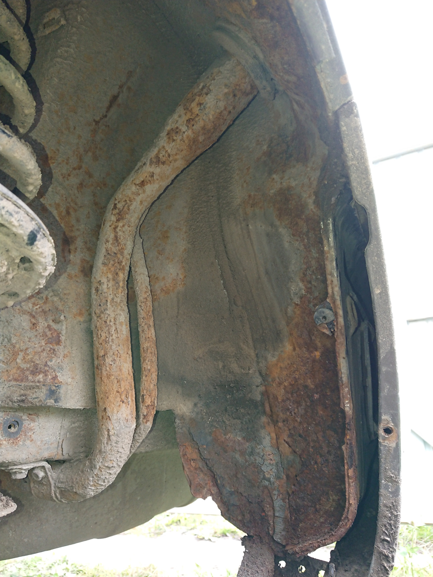 Локер монтеро спорт переднее крыло. Уголок подкрылка ланос. Сгнили подкрылки приора. Подкрылки хендай элантра 4. Сгнил подкрылок ока.