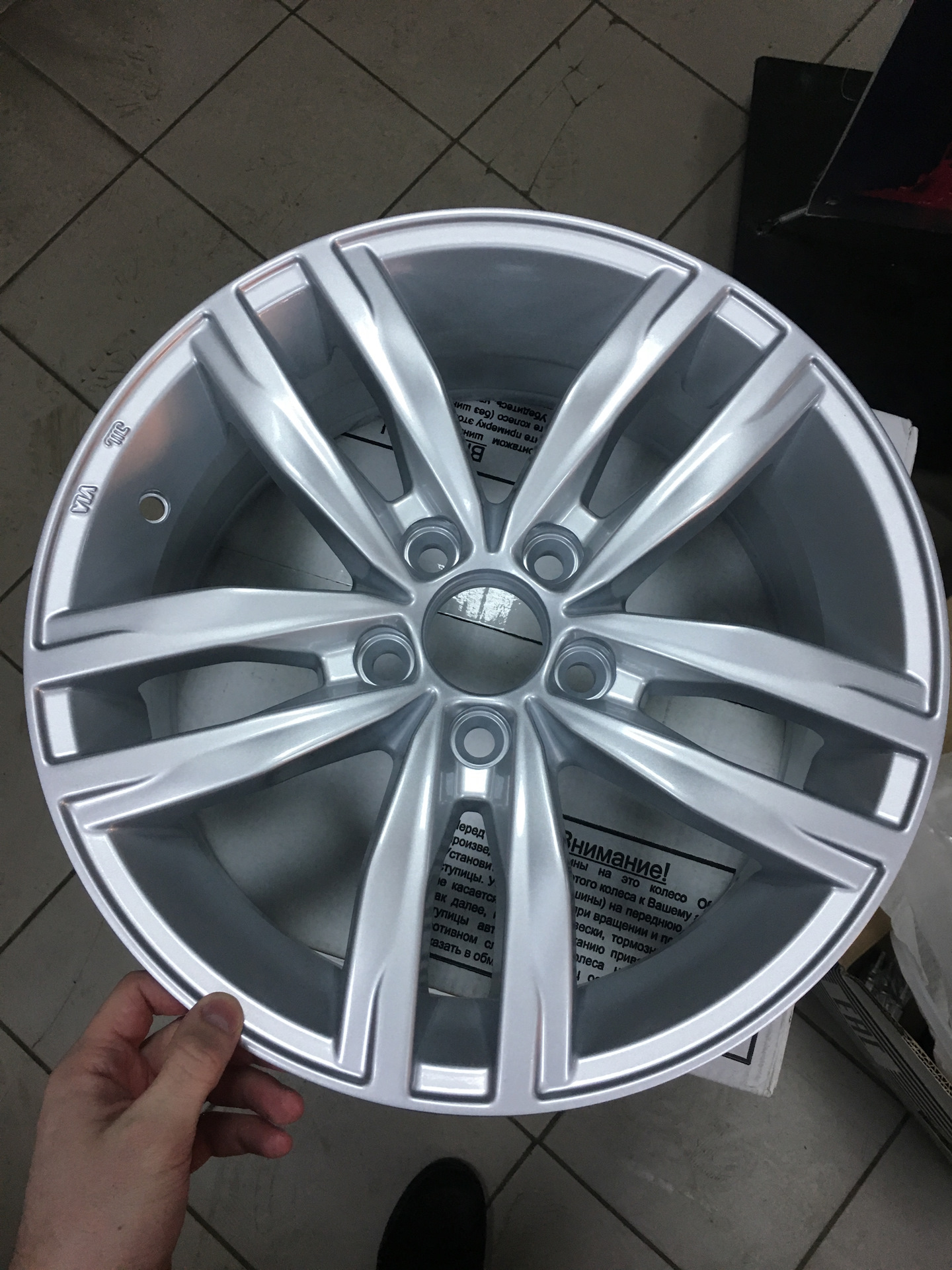 Новые диски и новая резина! — Volkswagen Polo Sedan, 1,6 л, 2017 года ...