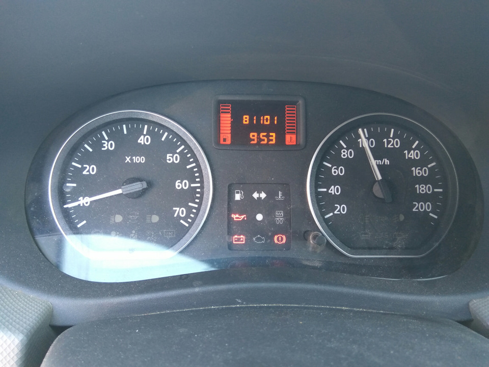 Фото в бортжурнале Renault Sandero 1G