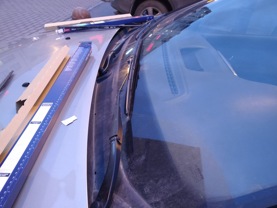 Установлены — Renault Logan (2G)