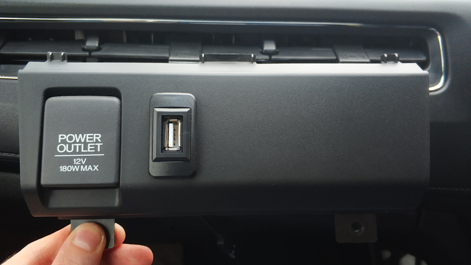 Флешка для автомагнитолы. USB панель Honda Vezel. Honda Vezel USB разъем. Разъем HDMI В Honda Vezel. USB разъем на Honda Vezel для чего.
