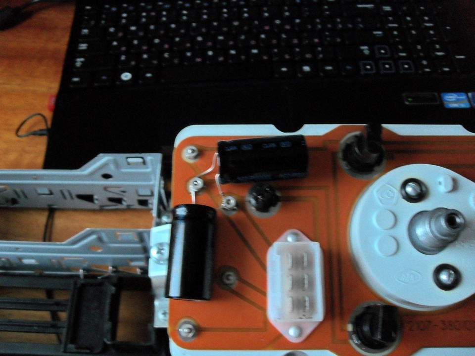 Избавляемся от дерганья стрелки уровня топлива жигули — Lada 21043, 1,5 ...