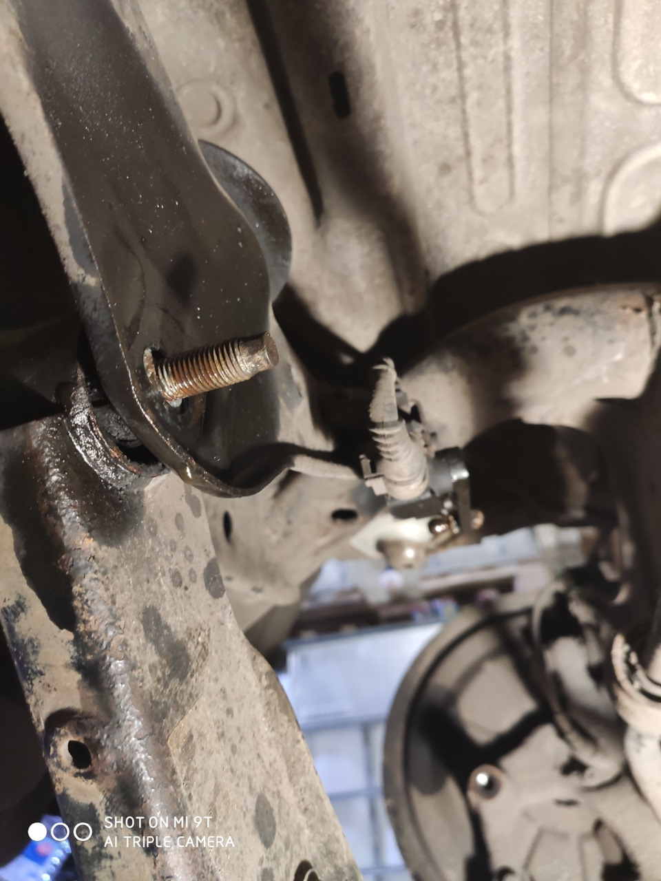 Гайки сорвались и полностью даже открутились — Skoda Superb Combi (Mk2)