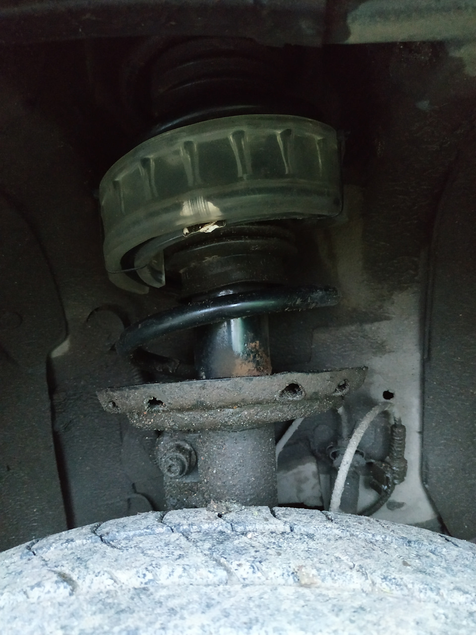 Баферы в передние пружины Опель Астра H — Opel Astra H, 1,6 л, 2013 ...