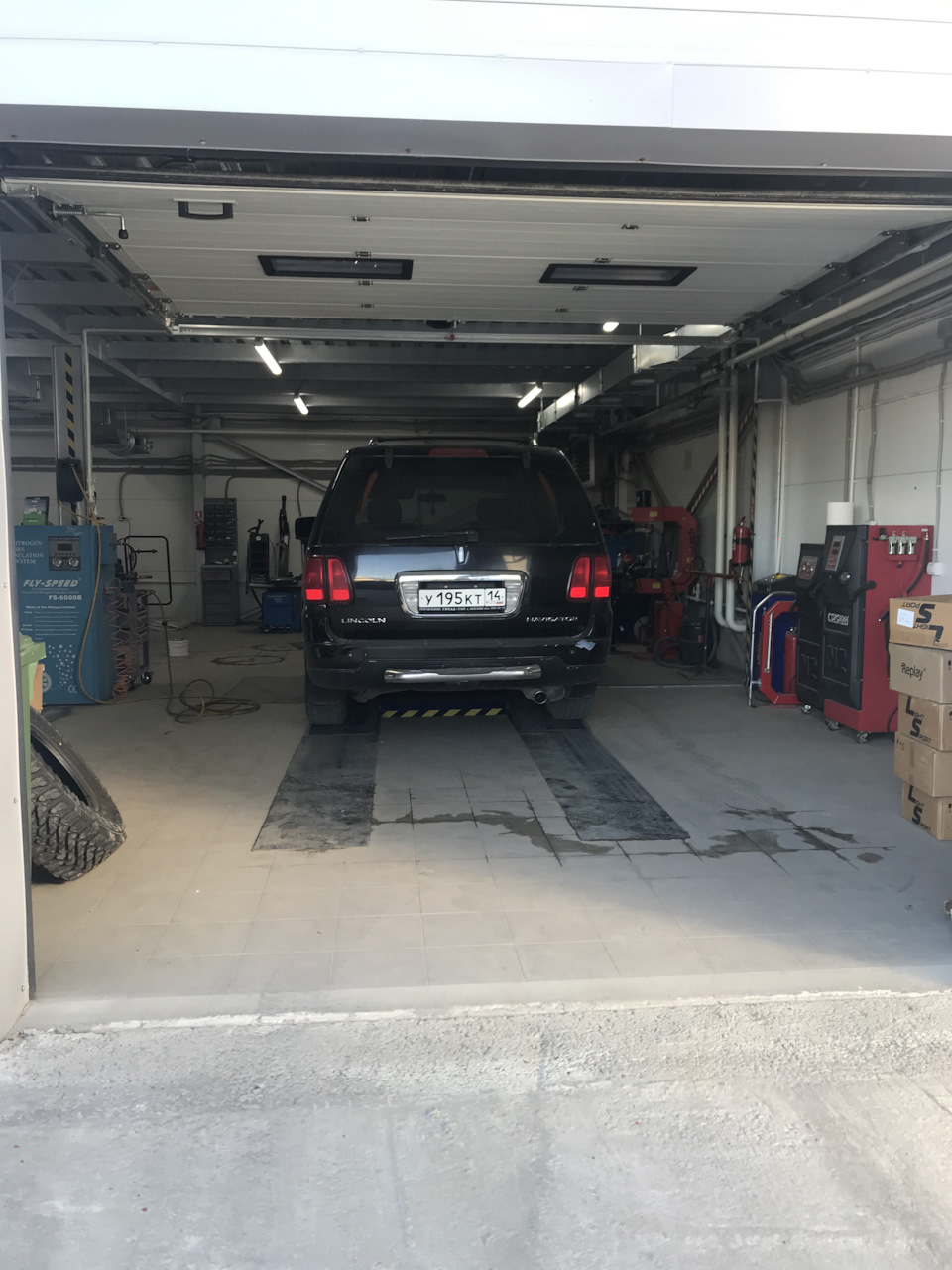 Переобулся на 22 тапки — Lincoln Navigator (2G), 5,4 л, 2003 года ...