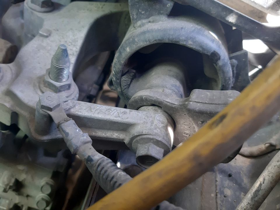 65. Замена масла ДВС, левой подушки вариатора и чистка ДЗ. — Honda ...