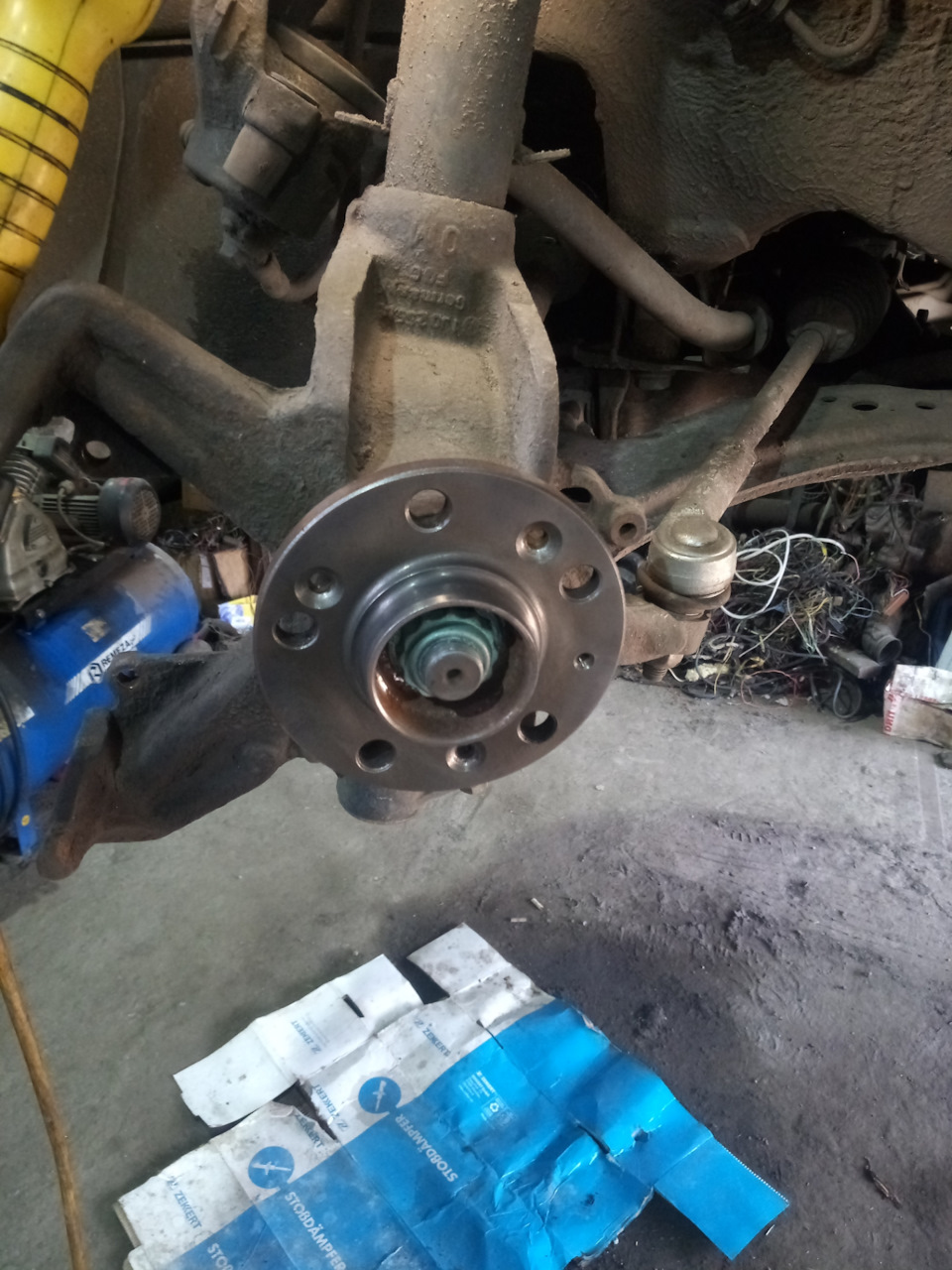 Почистил ступицу — Skoda Octavia Combi A4 Mk1