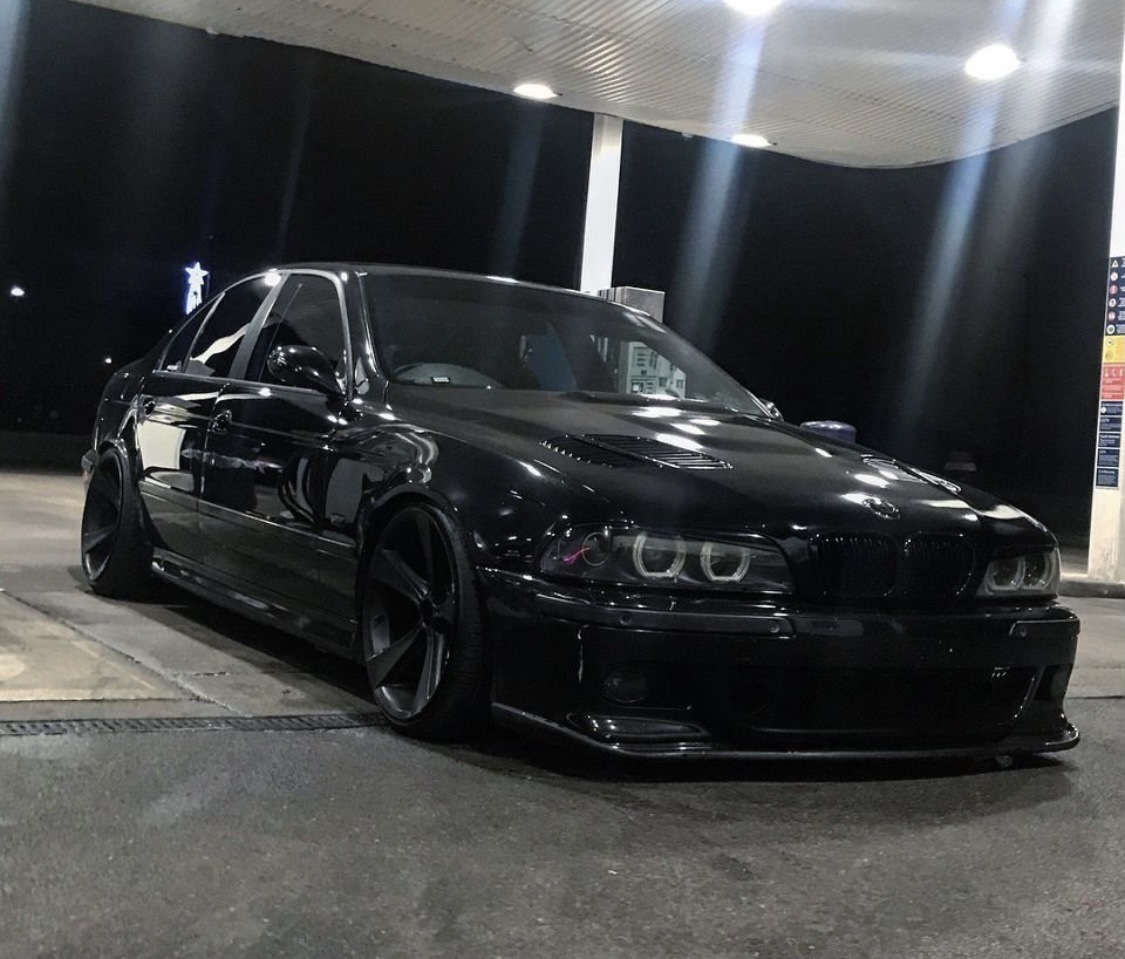 BMW 5 Series e39 Black