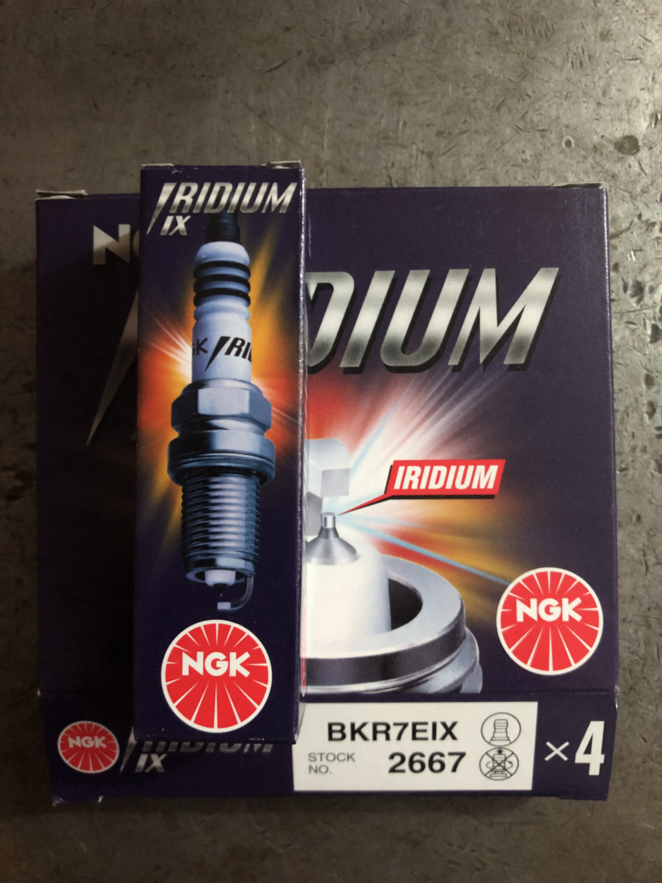 Иридиевые свечи NGK 2667 BKR7EIX — Volkswagen Passat CC, 1,8 л, 2014 ...
