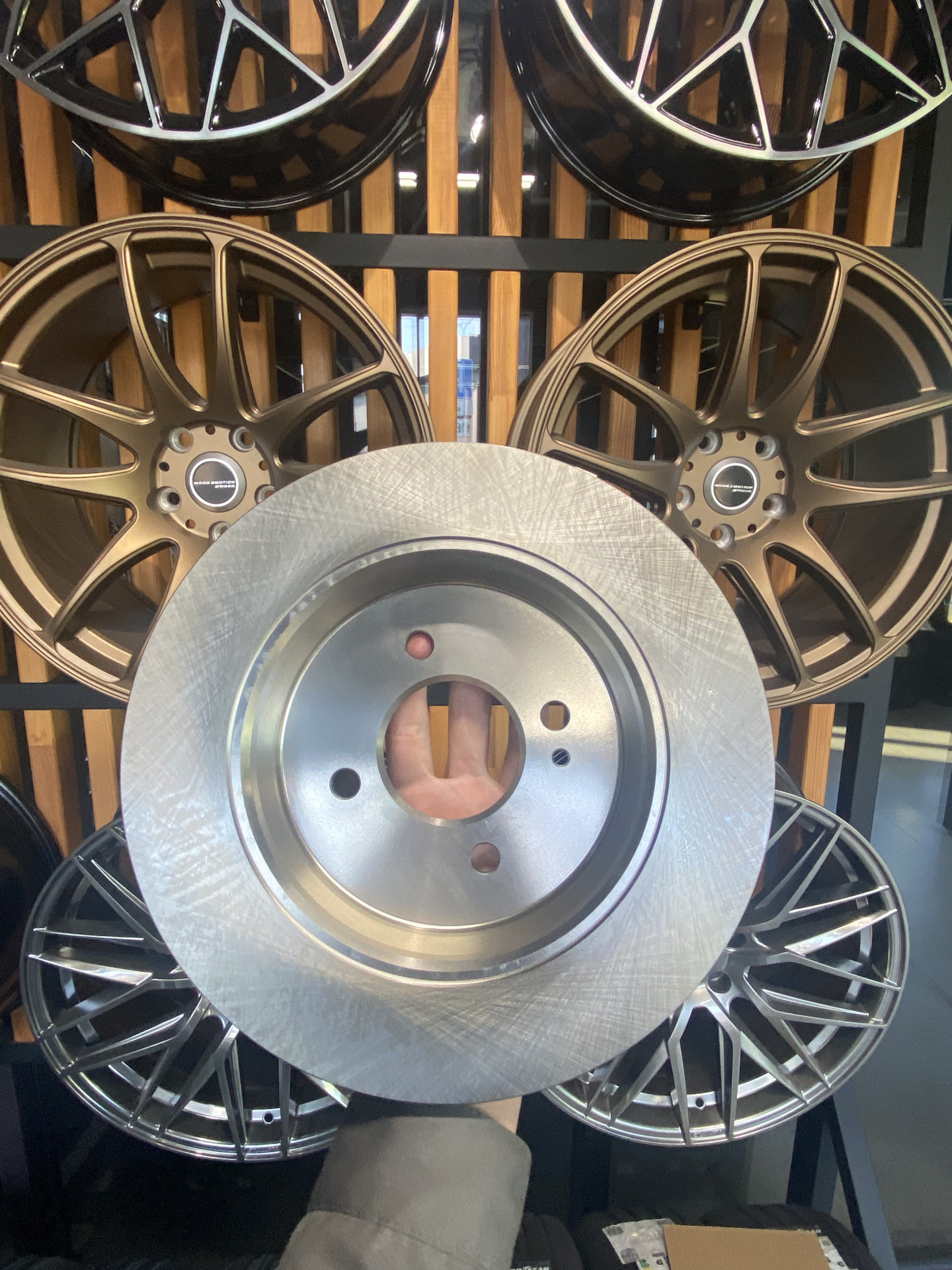 Замена задних тормозных дисков ! — DRIVE2