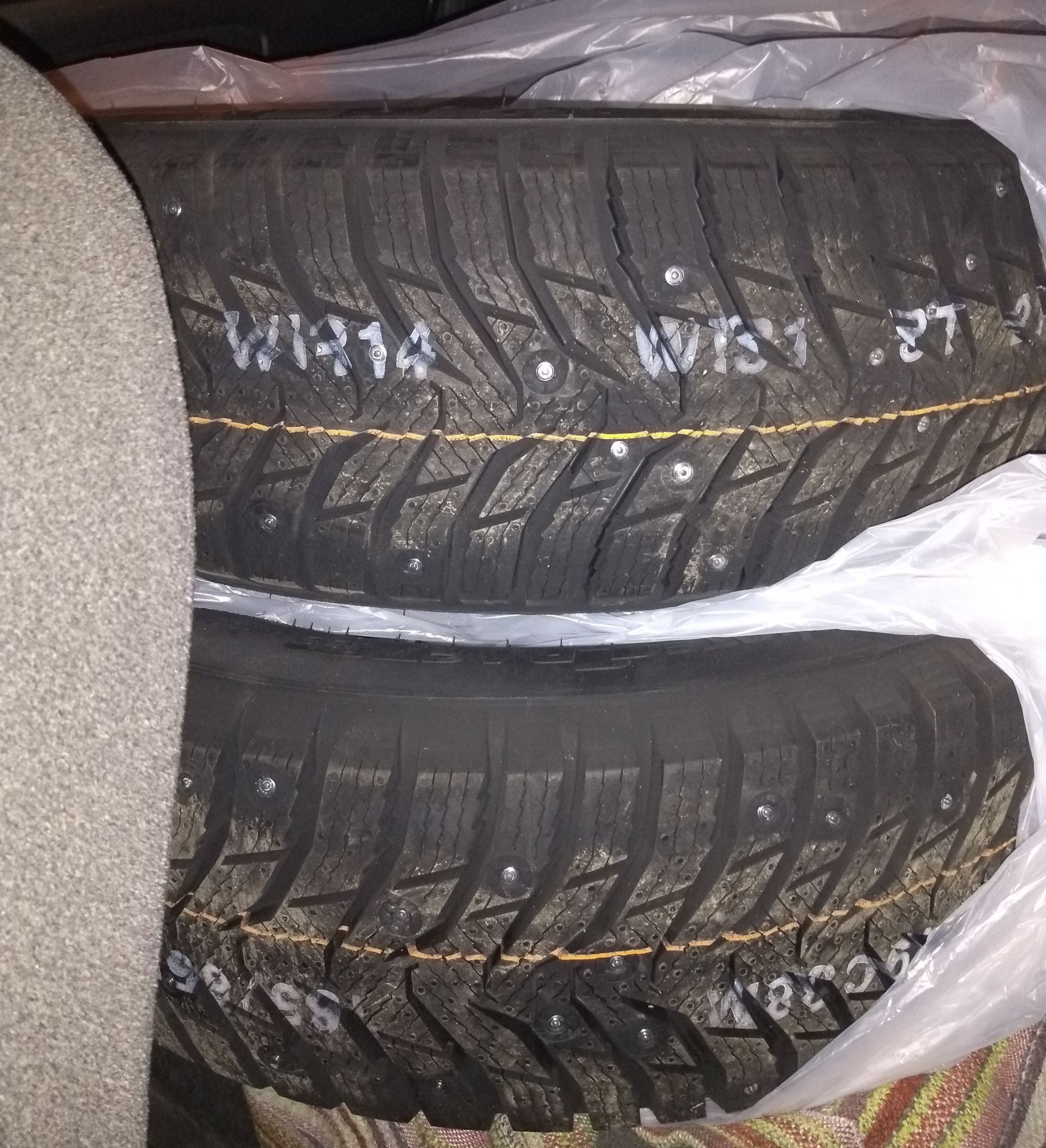 Шины кумхо r14. Кумхо Винтер крафт айс wi31 185/65 15. Hankook Winter i Pike wi31. Шины 185/65 r14 86t Kumho wi31. Задний резина для ланоса.