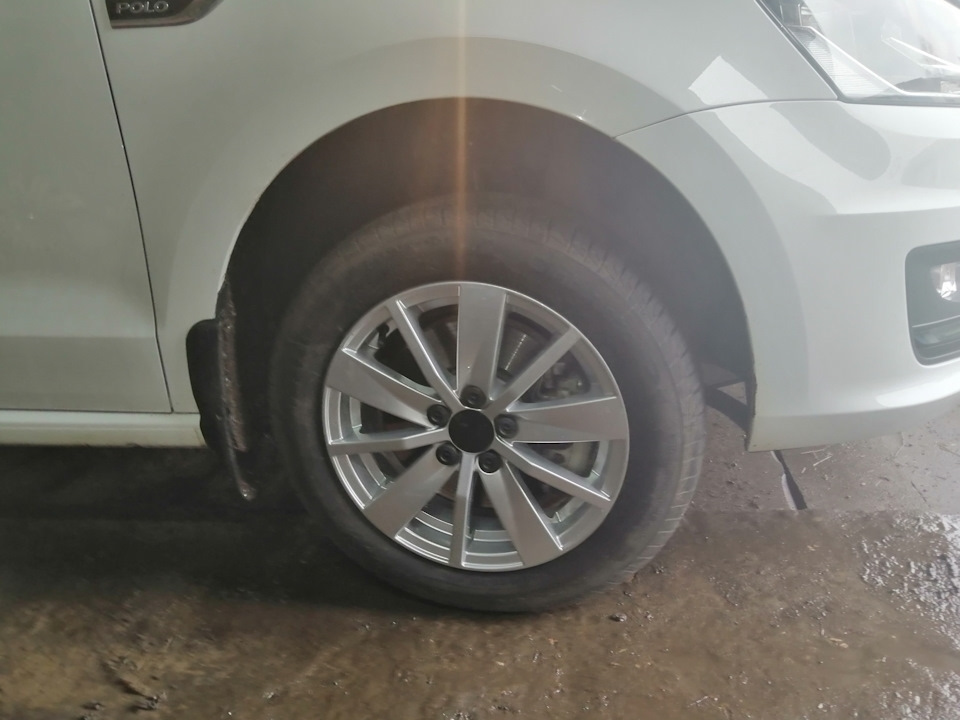 #292 . Пирелли на месте — Volkswagen Polo Sedan, 1,6 л, 2019 года ...