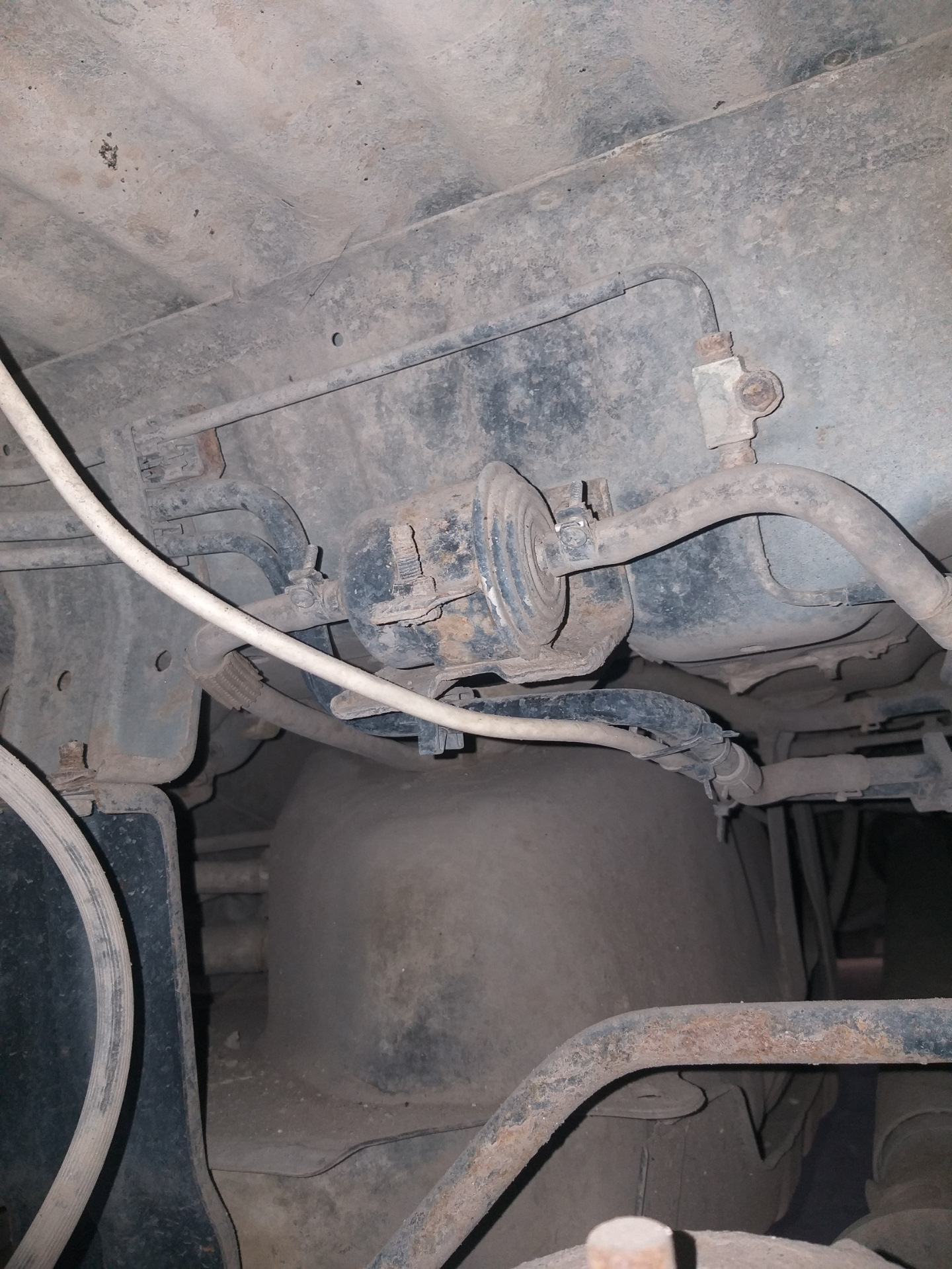 Замена фильтра бензина — Nissan Pathfinder (2G), 3,5 л, 2003 года ...